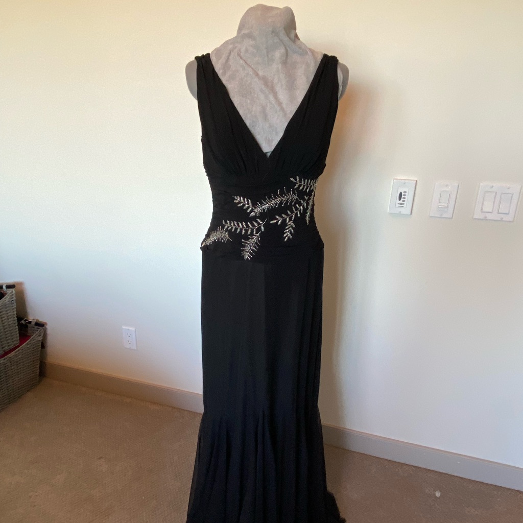 Long Sleeveless V Neck Dress